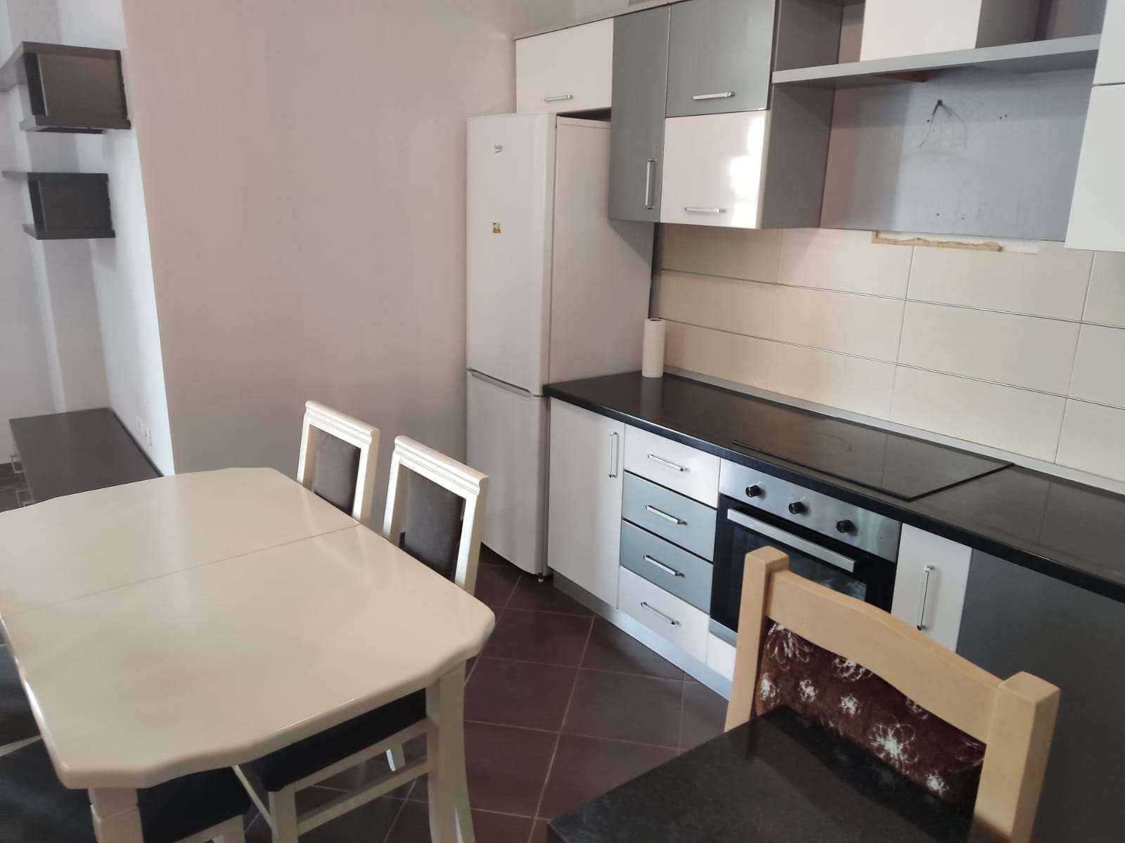 SHITUR Shitet Apartamenti ne Fresk 2+1 SHITUR Shitet Apartamenti ne Fresk 2+1